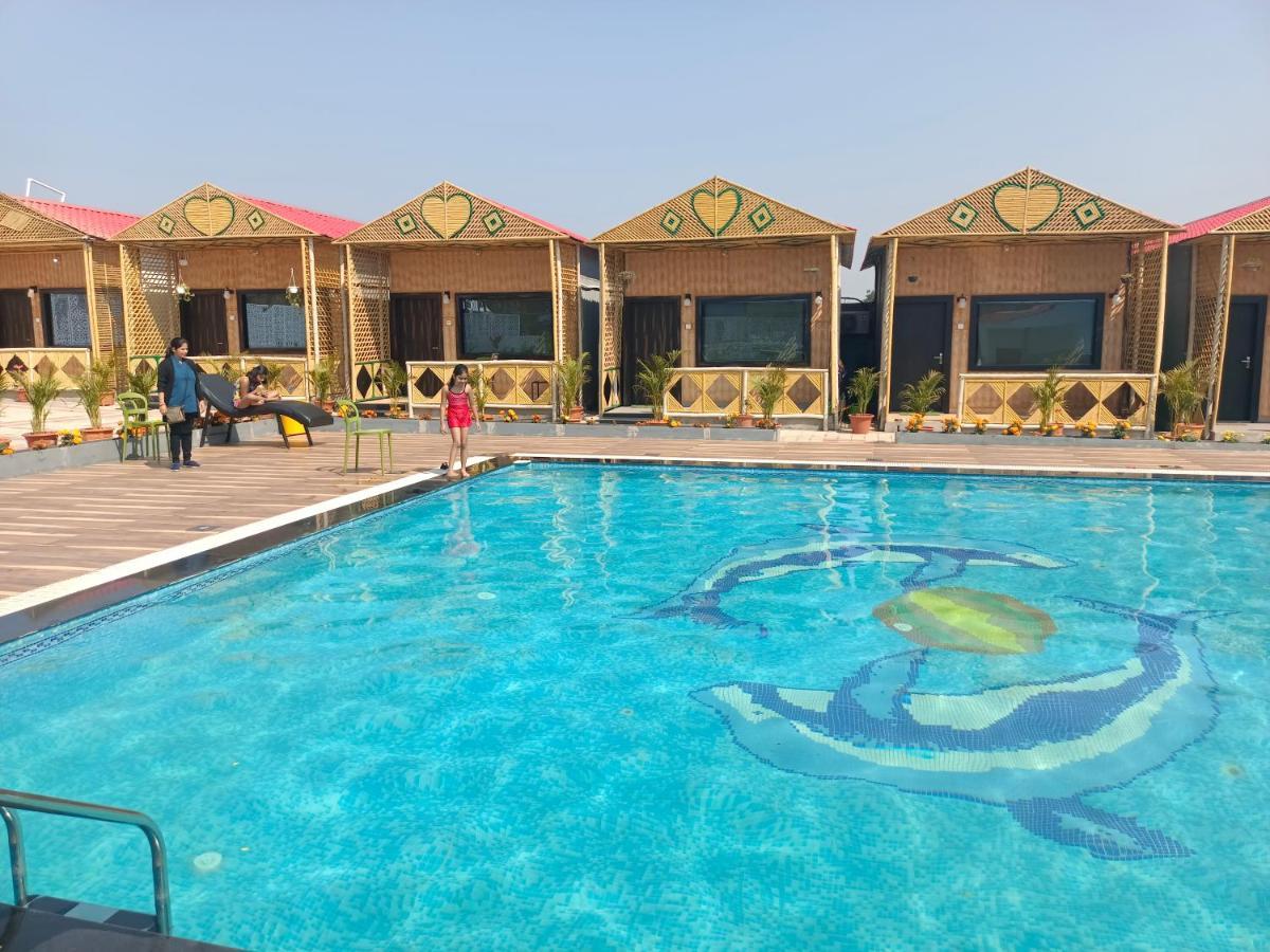 Midwaay Resort Patratu Extérieur photo