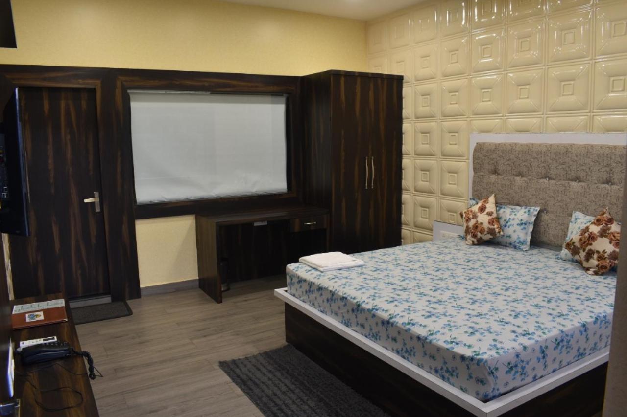 Midwaay Resort Patratu Extérieur photo