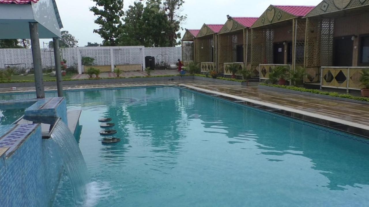 Midwaay Resort Patratu Extérieur photo