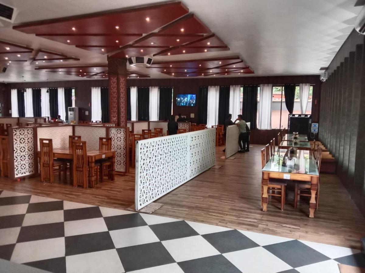 Midwaay Resort Patratu Extérieur photo